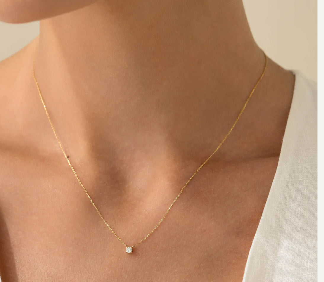 Solitaire necklace